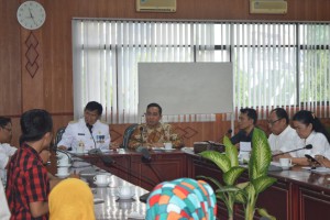 Kepala Dinas Perhubungan Provinsi Sumut Anthoni Siahaan menerima rombongan dari NTB terkait dengan perhubungan darat dan Udara