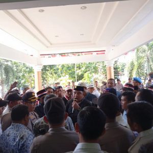 Mengaku Rugi, Peternak di Pulau Sumbawa Demo Tolak Masuknya Daging Impor