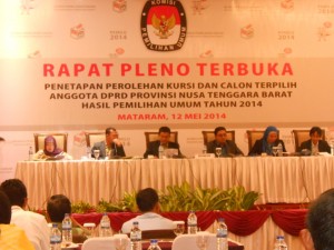 Rapat Pleno terbuka penetapan perolehan kursi dan calon terpilih anggota DPRD NTB hasil pemilu 2014 di hotel Lombok Raya, Mataram Senin (12/5)