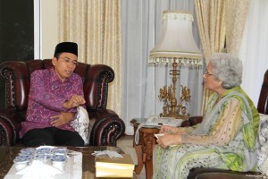 Gubernur saat menerima Duta Besar Pakistan untuk Indonesia di Pendopo Gubernur 