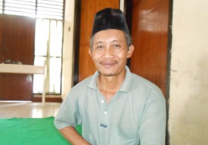 Ketua RT Pengungsi Ahmadiyah Transito Mataram,  Syahidin
