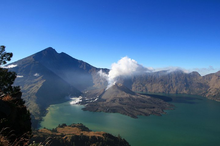 Letusan Gunung Baru Jari, Tidak Berdampak Ke Kota Mataram