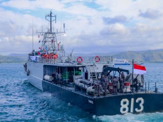 BI Bawa Rp8,085 Miliar Uang Baru ke Pulau Terluar NTB Gunakan Kapal Perang TNI AL
