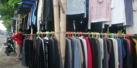 Lapak Untuk Pedagang Baju Bekas Belum Selesai Dikerjakan